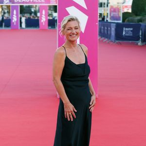 Tout comme Anne-Elisabeth Lemoine
Anne-Elisabeth Lemoine sur le tapis rouge lors de la première du film 'L'Invitation' pendant la 52ème édition du Festival du Cinéma Américain de Deauville, France, le 5 septembre 2026. © Denis Guignebourg/Bestimage