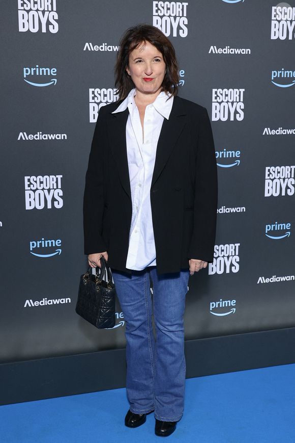 Anne Roumanoff assiste à la première d'Escort Boys By Prime Video à UGC Cine Cite Les Halles le 18 décembre 2023 à Paris, France. Photo de Nasser Berzane/Abaca