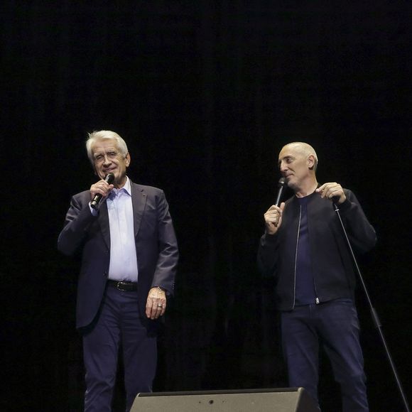 Exclusif - Gad Elmaleh célèbre les cinquante ans de carrière de Gilbert Coullier sur la scène du Zenith de Rouen à la fin de son spectacle "Lui même" 
Le 28 mars 2025. © Jack Tribeca / Bestimage