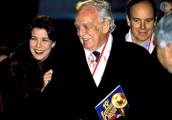 A la fin des années 70, la fille aînée du prince Rainier 

Caroline de Monaco et le Prince Rainier. Stefanie Benito/ IMAPRESS/ PrinceRanierRetroPhoto  © Stefanie Benito/ZUMA Wire/ABACAPRESS.COM