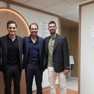 Andy Murray, Roger Federer, Rafael Nadal et Novak Djokovic - Hommage à Rafael Nadal lors des Internationaux de France de Tennis de Roland Garros 2025, sur le court Philippe-Chatrier au Complexe Roland-Garros à Paris, France, le 25 mai 2025. © Nicolas Gouhier/Pool FFT/Bestimage