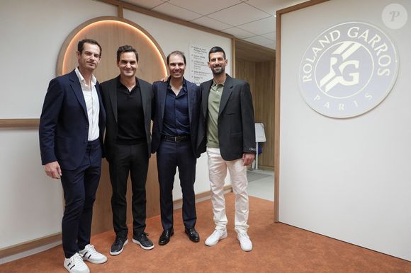 Andy Murray, Roger Federer, Rafael Nadal et Novak Djokovic - Hommage à Rafael Nadal lors des Internationaux de France de Tennis de Roland Garros 2025, sur le court Philippe-Chatrier au Complexe Roland-Garros à Paris, France, le 25 mai 2025. © Nicolas Gouhier/Pool FFT/Bestimage