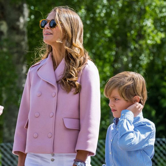 La princesse Madeleine de Suède inaugure en famille le parc d'aventures à Docksta, avec son mari, Christopher O’Neill (Chris O’Neill) et leur fils, le prince Nicolas de Suède le 21 juin 2022. © Dana Press / Bestimage