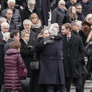 Pierre Casiraghi et sa femme Beatrice Borromeo - Obsèques de Fernanda Biffi Casiraghi (99 ans), mère de Stefano Casiraghi, à Fino Mornasco, Italie, le 9 décembre 2024. © Emanuele Roberto De Carli/IPA via ZUMA Press/Bestimage