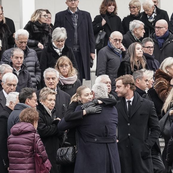 Pierre Casiraghi et sa femme Beatrice Borromeo - Obsèques de Fernanda Biffi Casiraghi (99 ans), mère de Stefano Casiraghi, à Fino Mornasco, Italie, le 9 décembre 2024. © Emanuele Roberto De Carli/IPA via ZUMA Press/Bestimage