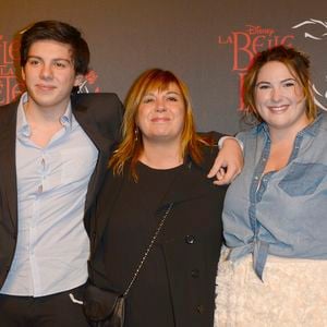 Michèle Bernier avec son fils Enzo et sa fille Charlotte à la générale de la comédie musicale "La Belle et la Bête" au Théâtre Mogador à Paris le 24 octobre 2013.

AGENCE / BESTIMAGE