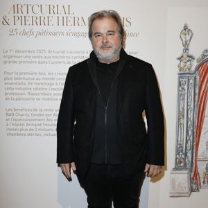 Exclusif - Pierre Hermé lors de la vente aux enchères caritative au profit de l'association BAB Charity à Paris pour aider les enfants atteints de leucémie chez Artcurial à Paris le 1er décembre 2025.
© Marc Ausset-Lacroix / Bestimage