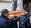 Ce 17 janvier, des obsèques étaient organisées à Marseille

Stéphane Courbis porte le cercueil de son père - Obsèques de Rolland Courbis en l'église des Réformés à Marseille, France, le 17 janvier 2026. © Franz Chavaroche/Bestimage