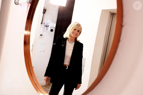 Laeticia Hallyday lors de l'enregistrement de l'émission de télévision "C L'Hebdo" sur France 5 Spéciale Johnny Hallyday diffusée le 16 décembre  et présentée par A.Casse à Paris, France, le 22 novembre 2023.
Laeticia Hallyday était invitée pour parler de l'exposition qui ouvrira ses portes le 22 décembre à Paris Expo Porte de Versailles. © Dominique Jacovides/Bestimage