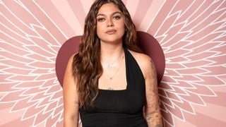 Louane : Qu’est ce que la tendance “No-make up Nails”, adoptée par la chanteuse ?