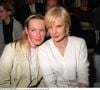 Sylvie Vartan a tenu à faire passer un message qui lui tient particulièrement à cœur. 

Archives : Sylvie Vartan et Estelle Lefébure au défilé de mode Céline à Paris RINDOFF-GARCIA / BESTIMAGE
