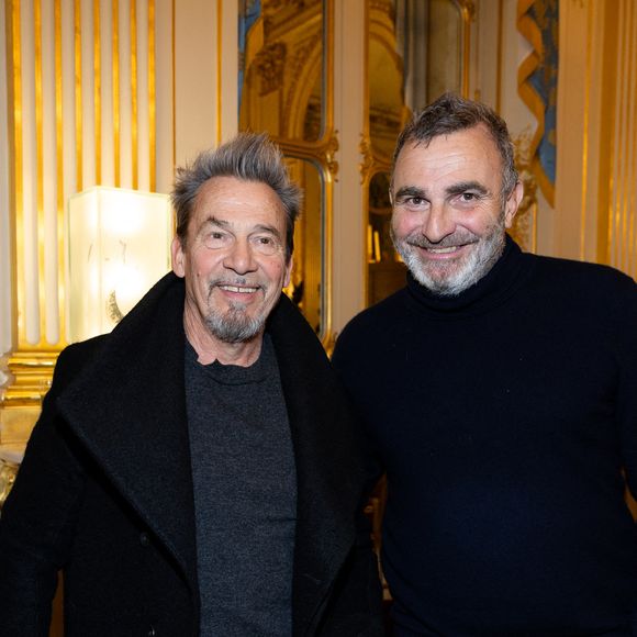 Florent Pagny et Bertrand Lamblot - Cérémonie de la remise de la médaille de chevalier de l'ordre des arts et des lettres à Alexandre Kirchhoff, PDG du label Capitol Music France par R.Dati au Ministère de la Culture à Paris le 9 janvier 2026.
Cyril Moreau / Bestimage