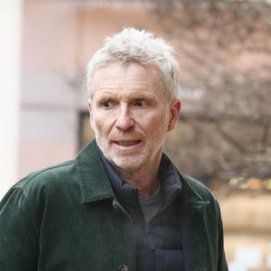 Un candidat emblématique de Koh-Lanta est mort

Denis Brogniart lors des obsèques de Jean-Luc Petitrenaud en l'église Saint-Pierre-du-Gros-Caillou à Paris © Christophe Clovis/Bestimage