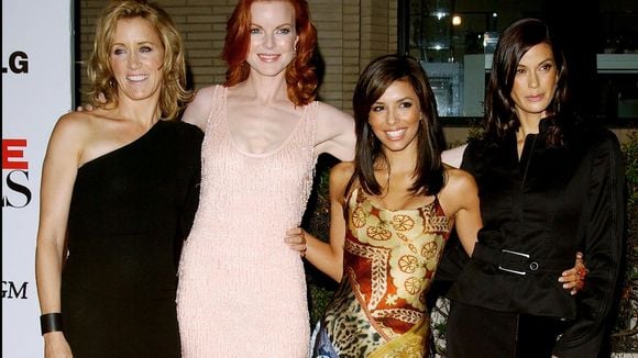 Desperate Housewives : Deux acteurs de la série qui sont en couple vont être parents ! Teri Hatcher réagit