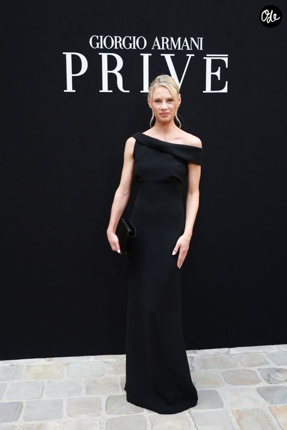 Maren Tschinkel au défilé Giorgio Armani Privé "Collection Haute Couture Automne/Hiver 2026-2027" lors de la Fashion Week de Paris, le 7 juillet 2026