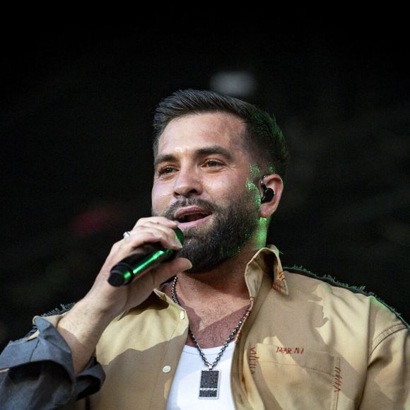 Kendji Girac en concert lors du festival de musique du Printemps de Perouges au Chateau de Saint-Maurice-de-Remens le 29 juin 2025. © Sandrine Thesillat / PsNewZ / Bestimage