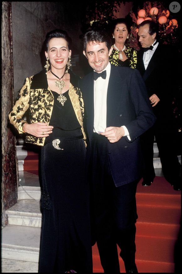 Archives - Inès de la Fressange et son mari Luigi d’Urso. RINDOFF-CASTEL / BESTIMAGE