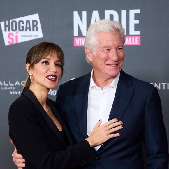 Tous deux filent le parfait amour,

Richard Gere, Alejandra Gere assistent à la première de 'Lo que nadie quiere ver (Ce que personne ne veut voir)' au cinéma Callao le 24 novembre 2025 à Madrid, Espagne. (Credit Image : © Jack Abuin/ZUMA Press Wire)