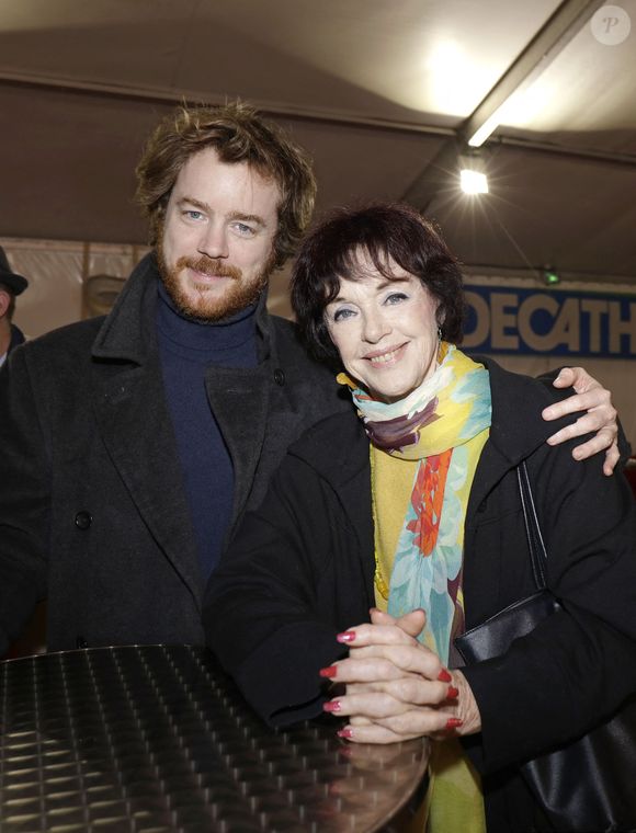 Anny Duperey avec son fils Gaël Giraudeau - 25ème Arbre de Noël de l'association CitéStars présidée par D.Donadéi au cirque Phénix en présence de 80 enfants défavorisés à Paris le 8 janvier 2023. © Cédric Perrin/Bestimage