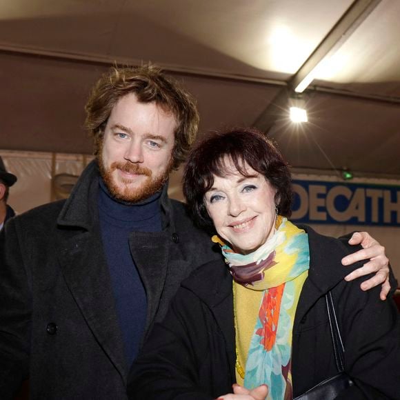 Anny Duperey avec son fils Gaël Giraudeau - 25ème Arbre de Noël de l'association CitéStars présidée par D.Donadéi au cirque Phénix en présence de 80 enfants défavorisés à Paris le 8 janvier 2023. © Cédric Perrin/Bestimage