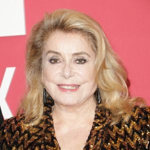 Catherine Deneuve au photocall du "concerto pour la paix" de Omar Harfouch au Théâtre des Champs-Elysées à Paris le 18 septembre 2024.

© Coadic Guirec / Bestimage