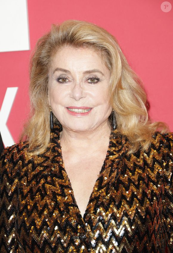 Catherine Deneuve au photocall du "concerto pour la paix" de Omar Harfouch au Théâtre des Champs-Elysées à Paris le 18 septembre 2024.

© Coadic Guirec / Bestimage