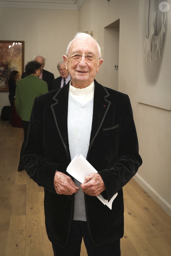Exclusif - L'abbé Alain de la Morandais - Dîner de la Revue des Deux Mondes à Paris à la Maison de l'Amérique Latine à Paris le 18 décembre 2024.  © Jack Tribeca / Bestimage