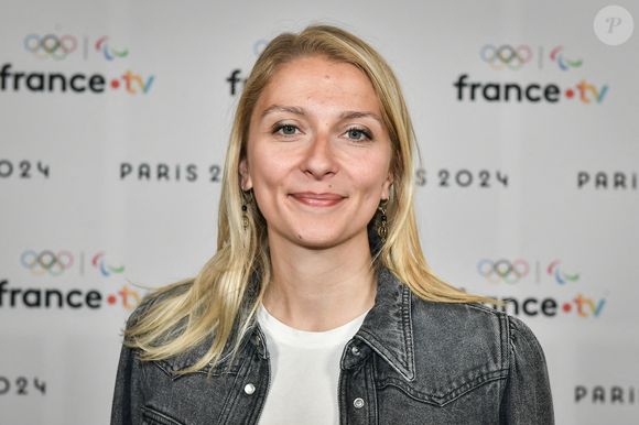 La journaliste et présentatrice de télévision française Lucie Chaumette pose pour un photocall avant la conférence de presse "Paris 2024" de France Télévision à Paris le 11 juin 2024. Photo de Firas Abdullah/ABACAPRESS.COM
