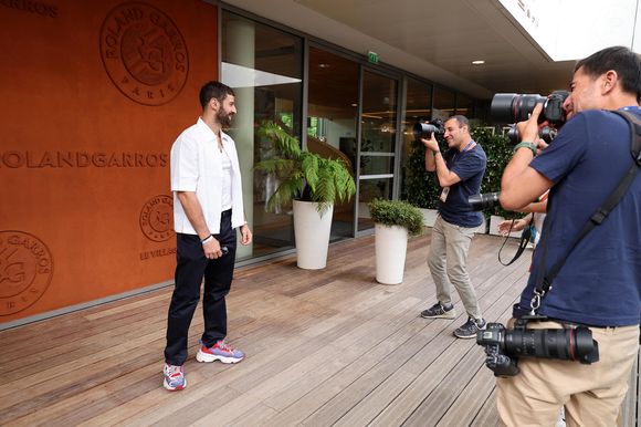 Cyril Benzaquen - Les célébrités au photocall du village lors des Internationaux de France de Tennis de Roland Garros 2026. Paris, le 31 mai 2026. © Jacovides / Bestimage