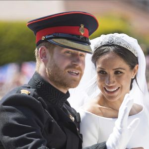 Il y a du changement dans l'équipe de Meghan Markle et du prince Harry. 

Le prince Harry, duc de Sussex, et Meghan Markle, duchesse de Sussex, en calèche à la sortie du château de Windsor après leur mariage Agence / Bestimage