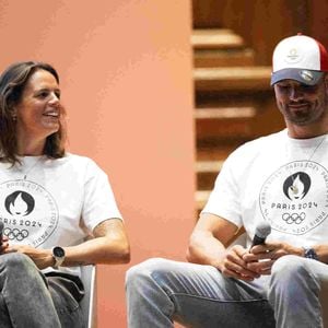 Laure Manaudou - Florent Manaudou - Dévoilement du parcours du relais de la flamme des Jeux Olympiques de Paris 2024 dans la grand amphitheatre de la Sorbonne à Paris le 23 juin 2023.