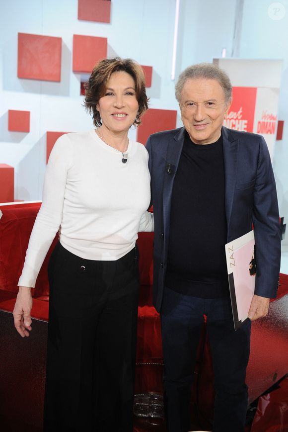 Exclusif - Mathilde Seigner et Michel Drucker - Enregistrement de l'émission Vivement dimanche au studio Rive gauche, présentée par Michel Drucker . Diffusion sur France 3 le 22 février 2026 © Guillaume Gaffiot/Bestimage