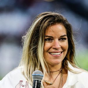 Sophie Tapie, chanteuse française et fille de Bernard Tapie, se produit avant le match du Top 14 entre Toulon et Toulouse à l'Orange Vélodrome le 23 avril 2022 à Marseille, France. Photo by Johnny Fidelin/Icon Sport/ABACAPRESS.COM