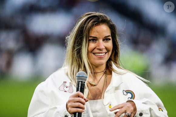 Sophie Tapie, chanteuse française et fille de Bernard Tapie, se produit avant le match du Top 14 entre Toulon et Toulouse à l'Orange Vélodrome le 23 avril 2022 à Marseille, France. Photo by Johnny Fidelin/Icon Sport/ABACAPRESS.COM