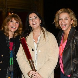 Florence Pernel, Cristiana Reali (Prix du Brigadier 2019 pour La Ménagerie de verre, de Tennessee Williams, au Poche Montparnasse) et Corinne Touzet lors de la remise de prix du Brigadier 2019 sous la houlette de l'A.R.T. (Association de la Régie Théâtrale) au théâtre Montparnasse à Paris, France, le 8 décembre 2021. © Coadic Guirec/Bestimage