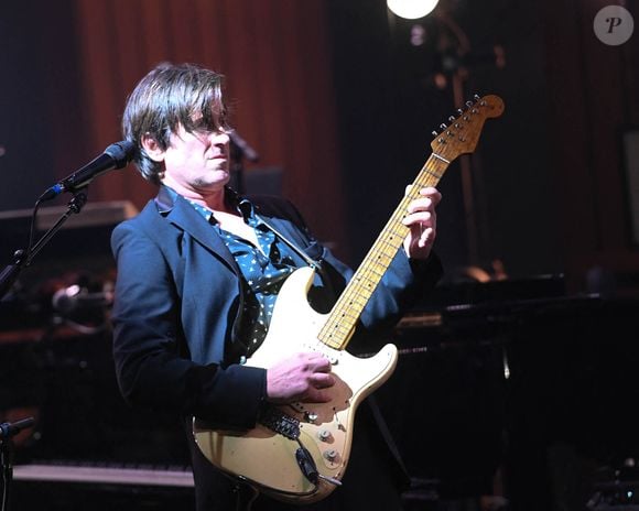 Jacques Dutronc et Thomas Dutronc en showcase de leur tournée "Dutronc & Dutronc" au Centre Evénementiel de Courbevoie le 11 avril 2022. © Coadic Guirec/Bestimage