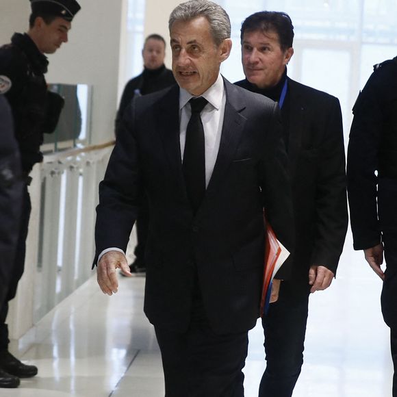 Ce vendredi 7 février 2025, Nicolas Sarkozy s'est fait poser, à son domicile et dans l'après-midi, le bracelet électronique auquel il a été condamné dans l'affaire dite des écoutes. 

Nicolas Sarkozy - Arrivées au procès du financement libyen de Sarkozy le 6 février 2025.

© Christophe Clovis / Bestimage