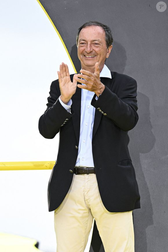 Michel-Édouard Leclerc met en avant l’exemple de son groupe, qu’il présente comme un observatoire des évolutions sociales et économiques. 

Michel Edouard Leclerc lors de l'étape 21 du Tour de France 2023 sur l'avenue des Champs-Elysées le 23 juillet 2023 à Paris, France. Photo by Victor Joly/ABACAPRESS.COM