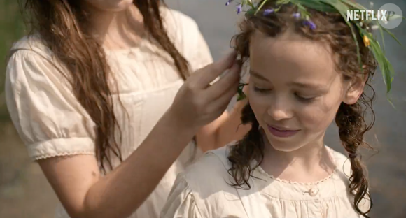 Côté casting, la petite Laura Ingalls sera jouée par Alice Halsey,

Capture de la bande annonce du reboot de "La petite maison dans la prairie"