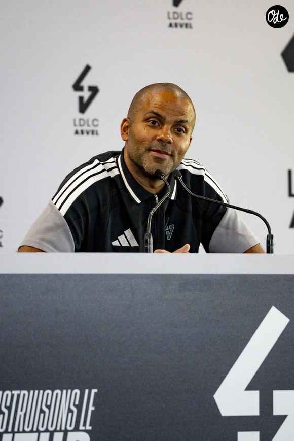Tony Parker en conférence de presse à la Tony Parker Academy à Lyon le 04/09/2026. Photo Sandrine Thesillat / PsNewZ / Bestimage