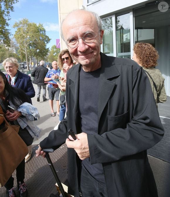 Exclusif - Philippe Geluck - Personnalités à la sortie des studios de l'enregistrement de l'émission "Les Grosses Têtes" sur RTL à Paris. Le 25 septembre 2023
© Jonathan Rebboah / Panoramic / Bestimage