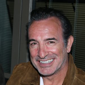 Jean Dujardin - Vernissage de l'exposition photos et du livre "La Boxe fait son cinéma" à l’hôtel Brach à Paris le 23 Septembre 2025. Ces clichés rendent hommage à plus de cinquante acteurs immortalisés dans des scènes où le noble art rencontre le 7ème art. © Denis Guignebourg/Bestimage