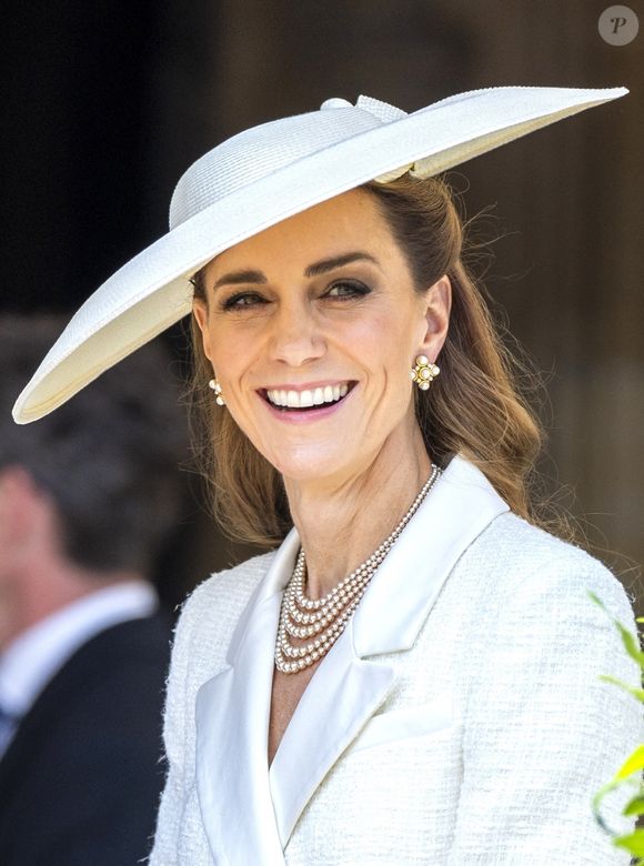 Windsor, ROYAUME-UNI - Membres de la famille royale britannique lors du service annuel de l'Ordre de la Jarretière à la chapelle St George, château de Windsor.

Backgrid UK/ Bestimage

Sur la photo : Catherine, Princesse de Galles (Catherine "Kate" Middleton, princesse de Galles)