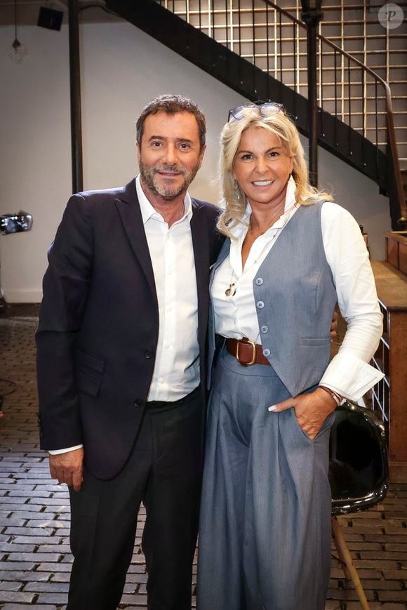 Exclusif - Caroline Margeridon et Bernard Montiel - Caroline Margeridon sur le plateau de l'émission "Animaux Stars", présentée par B.Montiel et diffusée le 6 décembre 2025 sur la chaîne Animaux TV, à Paris, France, le 17 septembre 2025. © Jack Tribeca/Bestimage