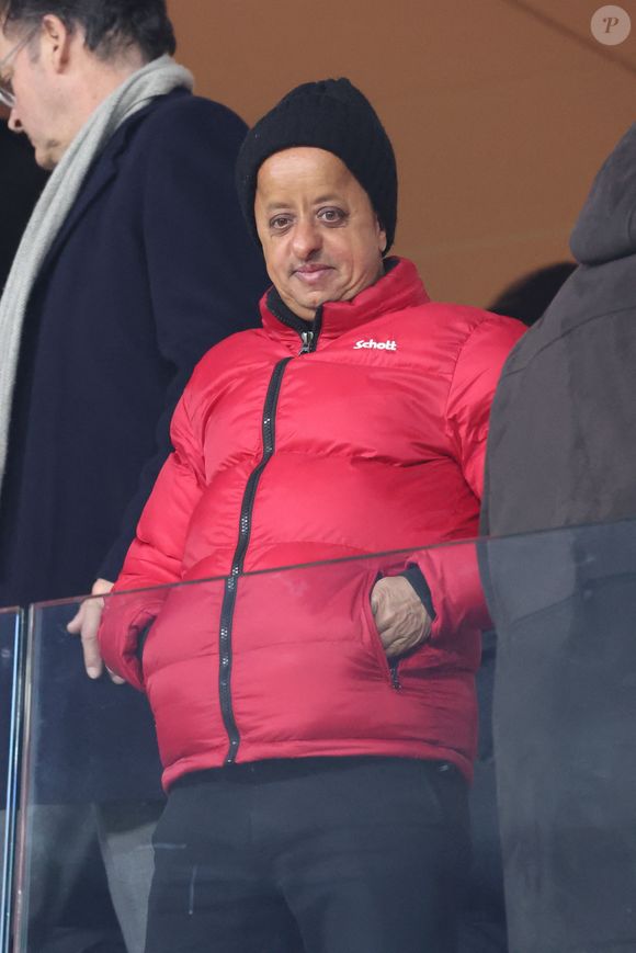 L'acteur a ainsi passé six ans au sein de l'hôpital Necker à Paris

Booder lors du match RC Lens - Paris Saint-Germain, Ligue 1, stade Bollaert-Delelis, le 14 janvier 2024.
Crédit : Laurent Sanson/Panoramic/Bestimage