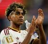 Lamine Yamal ne se distingue pas uniquement par ses performances sur le terrain, mais aussi par la fierté avec laquelle il revendique ses origines. 

Lamine Yamal photographié lors du match de demi-finale de la Coupe du Monde de la FIFA opposant les équipes nationales de France et d'Espagne. Grzegorz Wajda/Ball Raw Images, Arlington Dallas Stadium, États-Unis. Imago/PsnewZ/Bestimage