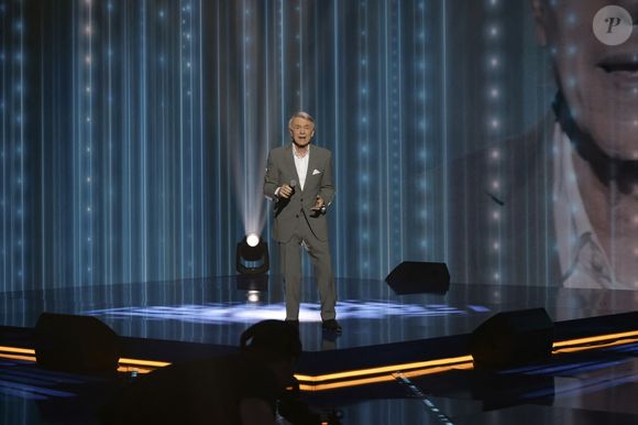 Salvatore Adamo, pour les surprises lors de l'enregistrement de l'émission "La Boîte à secrets", présentée par F.Bollaert et diffusée le 10 octobre 2025 sur France 3, dans les studios du Lendit à Saint-Denis, Seine Saint-Denis, France, le 22 septembre 2025. © Jack Tribeca/Bestimage