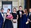 Parmi le public se trouvaient plus de 1000 jeunes venus de tout le royaume, invités à participer à la célébration du jour de majorité de la princesse.
La princesse Isabella, la reine Mary de Danemark, le roi Frederik de Danemark, la princesse Joséphine, les prince Christian et Vincent, spectacle d’anniversaire au Théâtre Royal à l’occasion des 18 ans de la princesse Isabella, à Copenhague, au Danemark, le 15 avril 2025. © Dana Press / Bestimage
