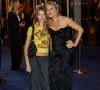 Aujourd'hui, il suffit de regarder Marlowe pour constater qu'elle est la synthèse parfaite de ses deux célèbres parents.

Sienna Miller assiste à l'avant-première mondiale de "War" avec sa fille Marlowe le 16 septembre 2026 à Londres, en Angleterre. ©2026