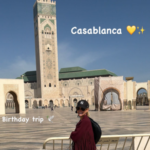 Ce nouveau séjour ensoleillé confirme son amour des voyages, quelques semaines seulement après ses luxueuses escapades à Courchevel et en Thaïlande.
Laeticia Hallyday en voyage au Maroc pour son anniversaire.